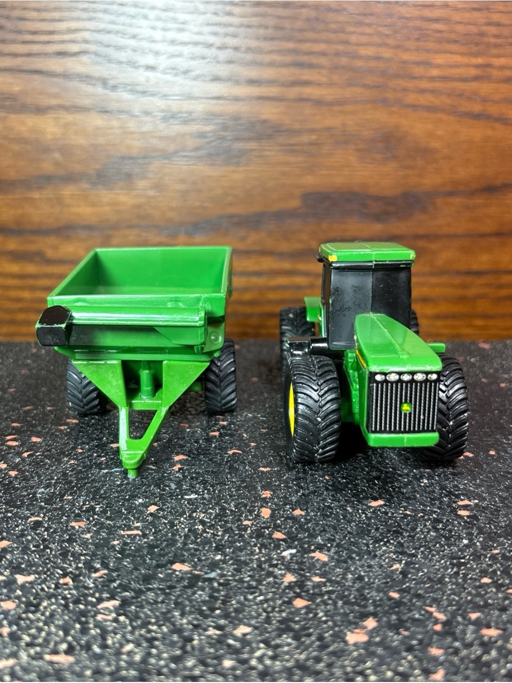 Vintage ERTL John Deere 9620 Farm Tractor With Grain Cart Agriculture 1:32 Scale
